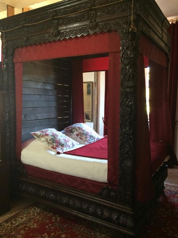 Chateau De Fleury La Foret Bed & Breakfast Igoville Eksteriør bilde