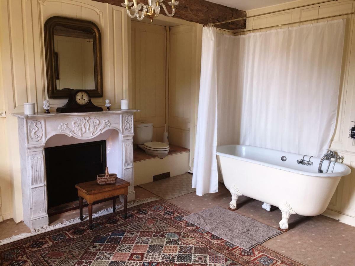 Chateau De Fleury La Foret Bed & Breakfast Igoville Eksteriør bilde
